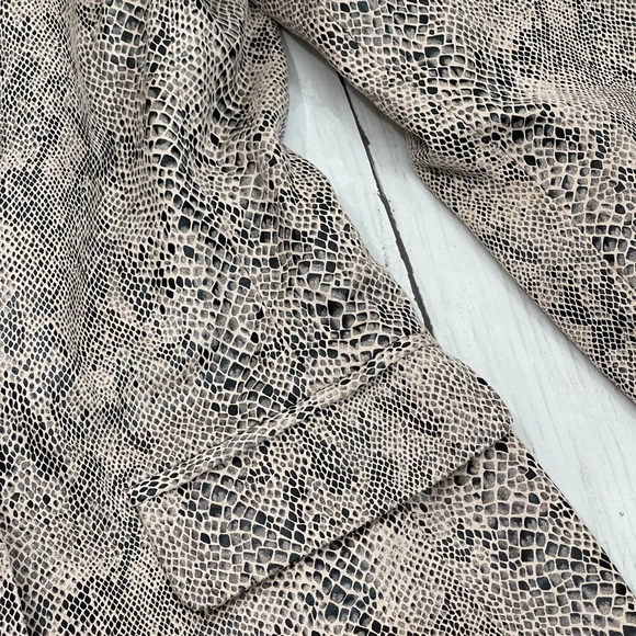 Blank NYC Anniversary Pink Snake Skin Blazer - Picture 8 of 8